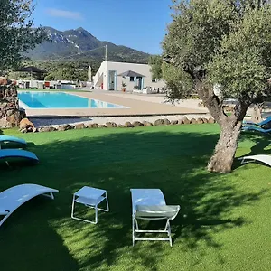 Фермерский дом Borgo Rurale Cares
